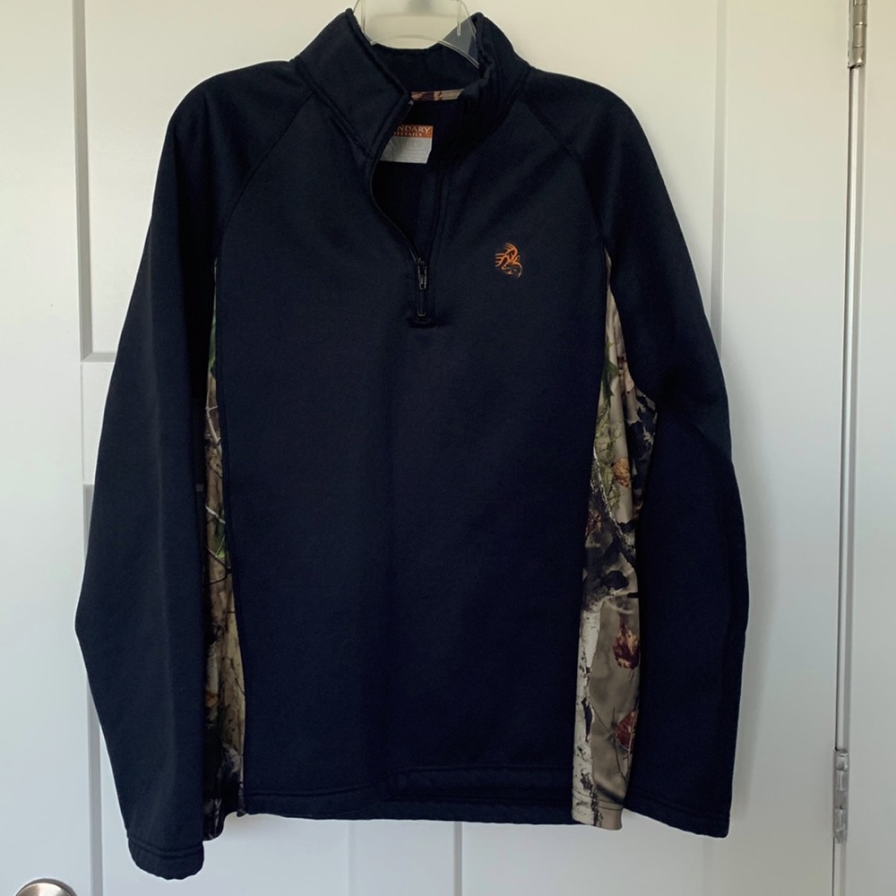 Quarter zip mens sweater with camo siding